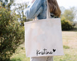 Lade das Bild in den Galerie-Viewer, Stoffbeutel, Jutebeutel personalisiert als Geschenk für Freundin, Name mit Herz, Stofftasche für JGA
